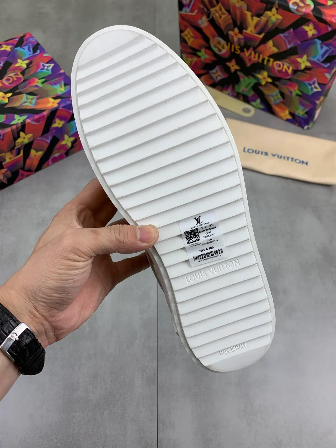 Men's men's shoes P520💰【New style】🆘High quality cowhide【Louis Vuitton】LV official website's latest model🎁casual and fashionable men's shoes👟hot style💥simple and elegant style, exclusive for trendy men. Unique official website's latest brand elements👑original decoration, fashionable and generous, the fabric is made of original denim➕comfortable and breathable mesh lining➕cow leather feet ✅The official website specifies wear-resistant casual outsole, the classic model is taken in real life🎬Color: 5⃣️colors available😍Number of codes: 38-44 Full set of packaging
